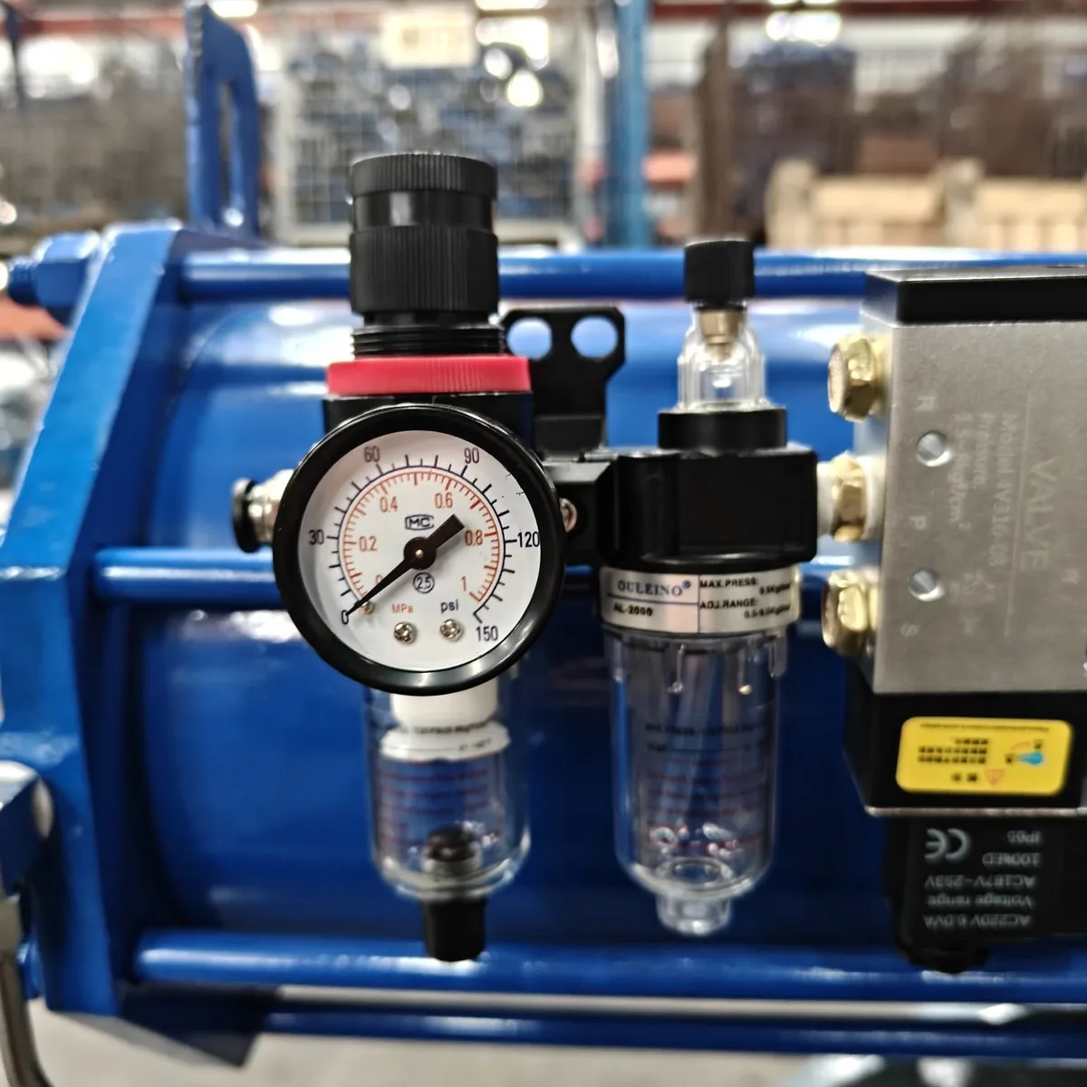 Double-acting pneumatic actuator with limit switch box