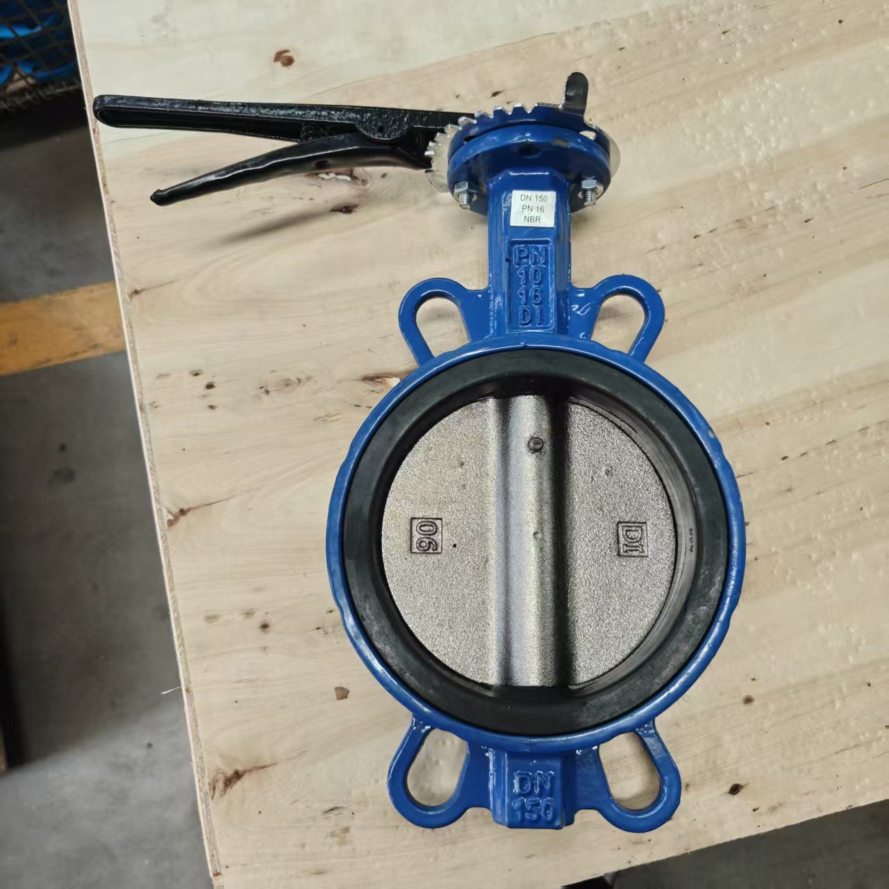 Wafer butterfly valve DN150 PN16 on wooden pallet